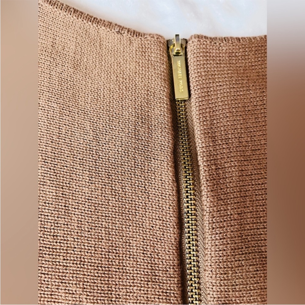 MICHAEL MICHAEL KORS Camel Oversized Knit Sweater with Gold Zipper Detail sz M - Picture 9 of 10